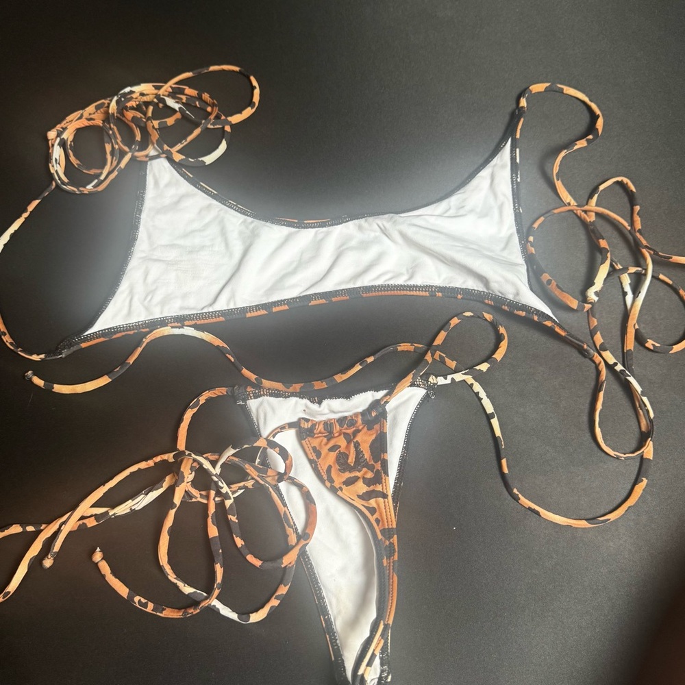 Minimale Animale Leopard Print Bikini Set- bottom small & top medium - Picture 6 of 6